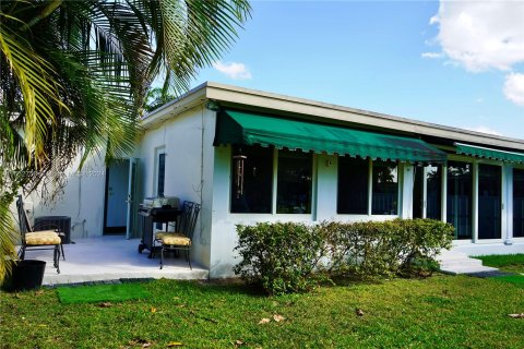Villa ou maison à vendre à Miami Springs, Floride: 3 chambres, 139.45 m2 № 1072106 - photo 18