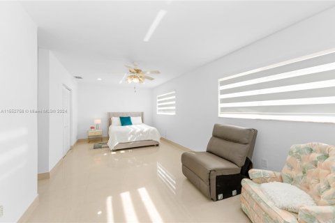 Casa en venta en Miami Springs, Florida, 3 dormitorios, 139.45 m2 № 1072106 - foto 29