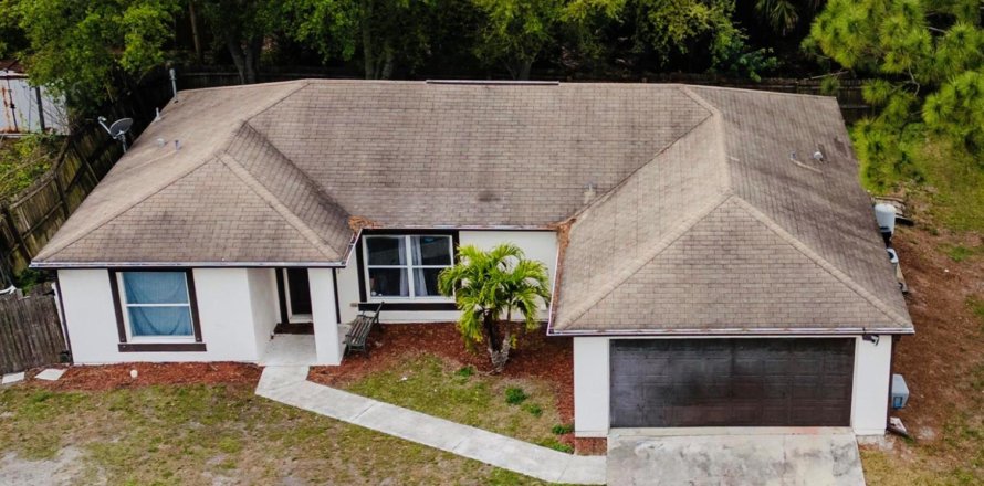 House in Vero Beach, Florida 3 bedrooms, 127.83 sq.m. № 1045599