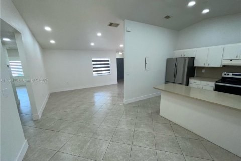 Casa en venta en Miami, Florida, 3 dormitorios, 142.88 m2 № 1420107 - foto 15