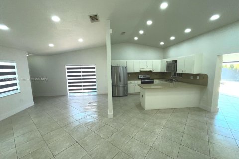 Casa en venta en Miami, Florida, 3 dormitorios, 142.88 m2 № 1420107 - foto 16