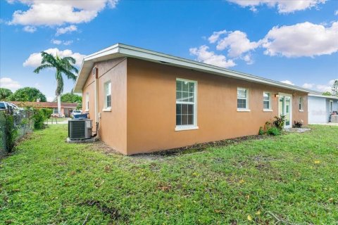 House in Bradenton, Florida 3 bedrooms, 89.37 sq.m. № 1397268 - photo 7