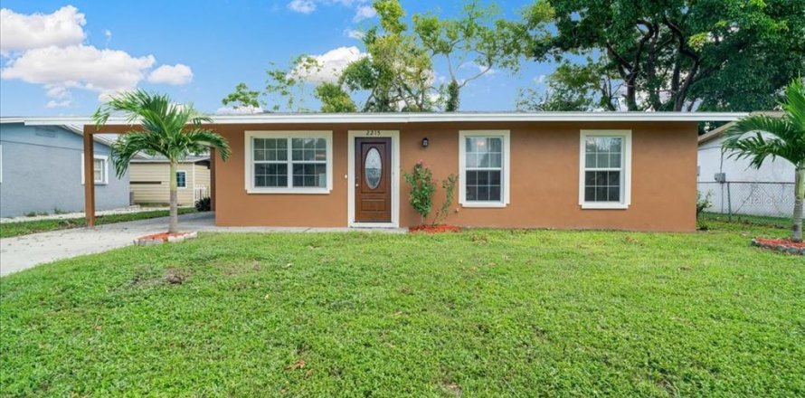 House in Bradenton, Florida 3 bedrooms, 89.37 sq.m. № 1397268