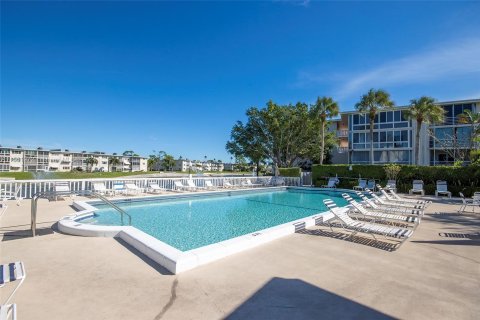 Condo in Palm Springs, Florida, 1 bedroom  № 1071111 - photo 22