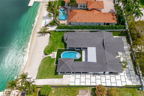 Villa ou maison à vendre à Miami, Floride: 6 chambres, 457.45 m2 № 1075546 - photo 18