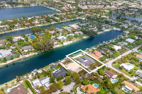 Villa ou maison à vendre à Miami, Floride: 6 chambres, 457.45 m2 № 1075546 - photo 14