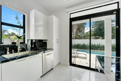 Casa en venta en West Palm Beach, Florida, 4 dormitorios, 252.23 m2 № 1059125 - foto 19