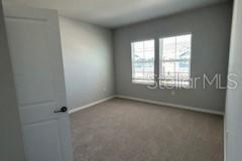 Townhouse in Land O' Lakes, Florida 3 bedrooms, 199.46 sq.m. № 1063288 - photo 18