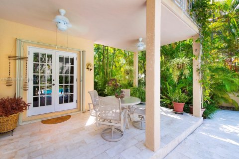 Casa en venta en Coral Gables, Florida, 4 dormitorios, 290.04 m2 № 1216962 - foto 16