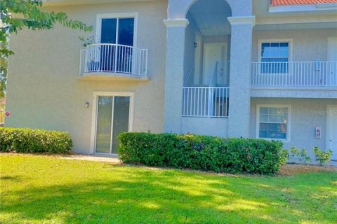 Condominio en venta en Land O' Lakes, Florida, 1 dormitorio, 69.68 m2 № 1416425 - foto 1