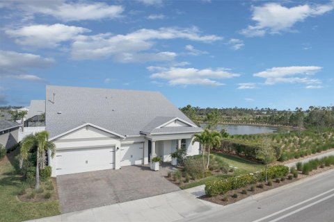 House in Punta Gorda, Florida 6 bedrooms, 380.62 sq.m. № 1359460 - photo 1