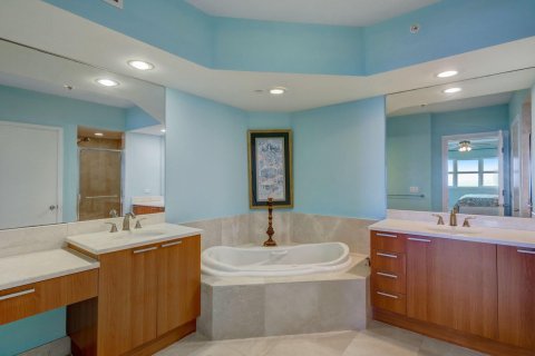 Condominio en venta en Riviera Beach, Florida, 2 dormitorios, 167.97 m2 № 1065467 - foto 25