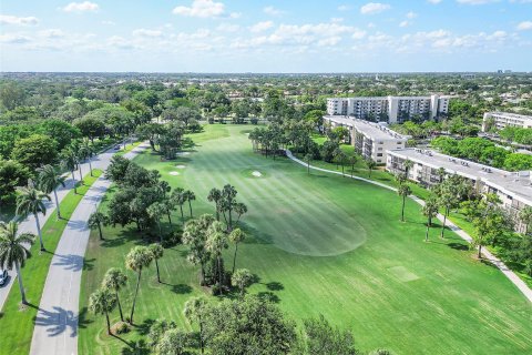 Condo in Deerfield Beach, Florida, 2 bedrooms  № 1208719 - photo 3