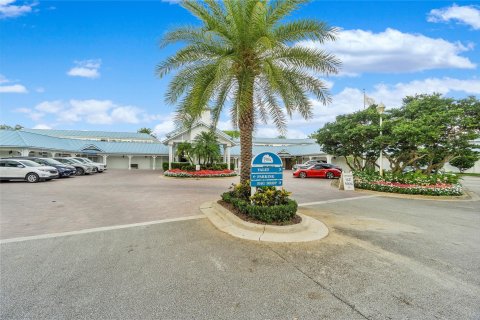 Copropriété à vendre à Deerfield Beach, Floride: 2 chambres, 102.84 m2 № 1208719 - photo 25