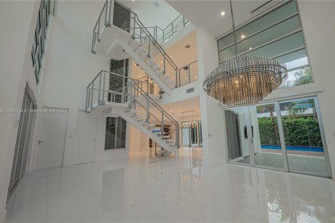 Villa ou maison à vendre à Sunny Isles Beach, Floride: 4 chambres, 598.48 m2 № 1281193 - photo 5