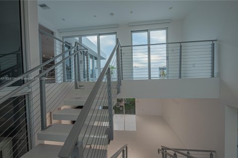 Villa ou maison à vendre à Sunny Isles Beach, Floride: 4 chambres, 598.48 m2 № 1281193 - photo 30