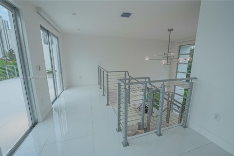 Villa ou maison à vendre à Sunny Isles Beach, Floride: 4 chambres, 598.48 m2 № 1281193 - photo 29