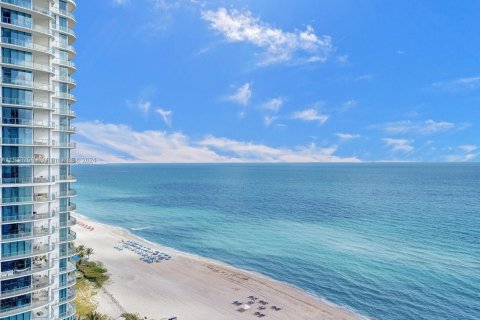 Condo in Sunny Isles Beach, Florida, 2 bedrooms  № 1021394 - photo 3