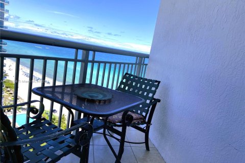 Condominio en venta en Sunny Isles Beach, Florida, 2 dormitorios, 123.56 m2 № 1021394 - foto 24