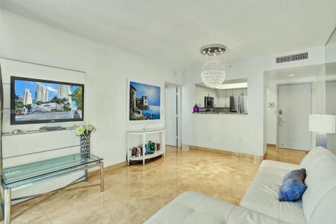 Condominio en venta en Sunny Isles Beach, Florida, 2 dormitorios, 123.56 m2 № 1021394 - foto 8