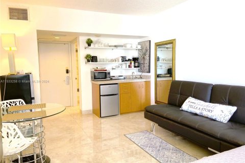 Condominio en venta en Sunny Isles Beach, Florida, 2 dormitorios, 123.56 m2 № 1021394 - foto 20