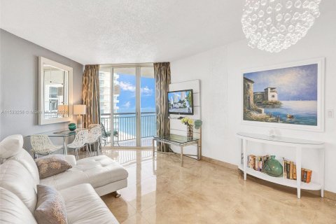 Condominio en venta en Sunny Isles Beach, Florida, 2 dormitorios, 123.56 m2 № 1021394 - foto 5