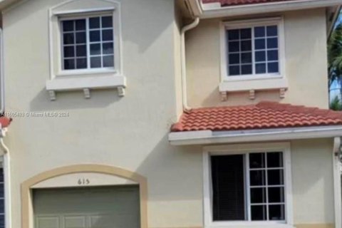 Condo in Miami Gardens, Florida, 4 bedrooms  № 1226545 - photo 1