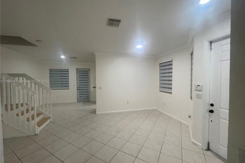 Condo in Miami Gardens, Florida, 4 bedrooms  № 1226545 - photo 2