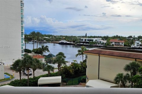 Copropriété à vendre à Aventura, Floride: 1 chambre, 135.64 m2 № 1209389 - photo 10