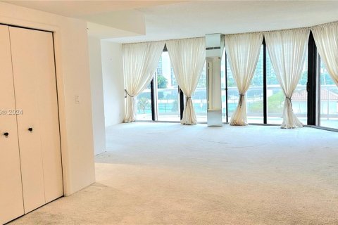 Condo in Aventura, Florida, 1 bedroom  № 1209389 - photo 7