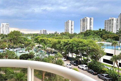 Condo in Aventura, Florida, 1 bedroom  № 1209389 - photo 9