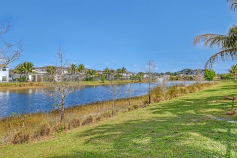 House in Palm Beach Gardens, Florida 4 bedrooms, 332.03 sq.m. № 1056946 - photo 5