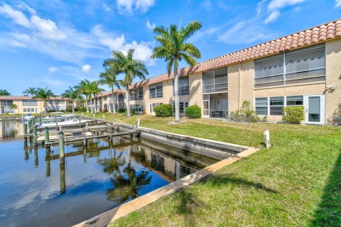 Condo in Stuart, Florida, 2 bedrooms  № 1061228 - photo 5