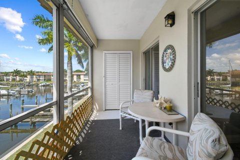 Condo in Stuart, Florida, 2 bedrooms  № 1061228 - photo 29