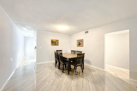 Copropriété à vendre à Coconut Creek, Floride: 2 chambres, 128.67 m2 № 1027123 - photo 27