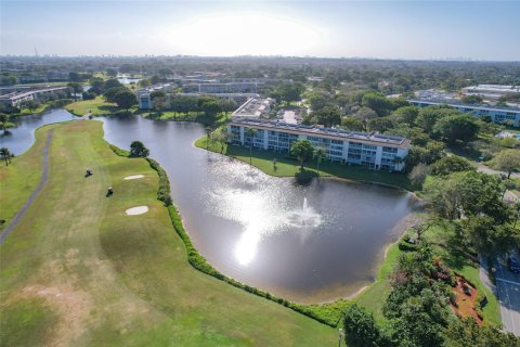 Copropriété à vendre à Coconut Creek, Floride: 2 chambres, 128.67 m2 № 1027123 - photo 3