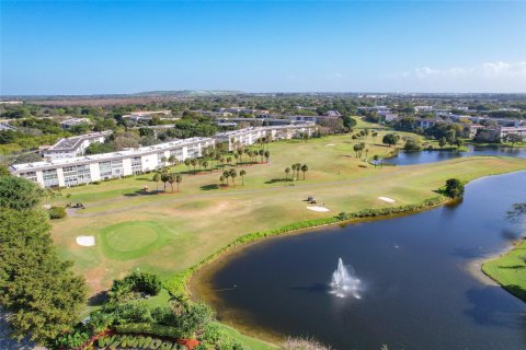 Copropriété à vendre à Coconut Creek, Floride: 2 chambres, 128.67 m2 № 1027123 - photo 1