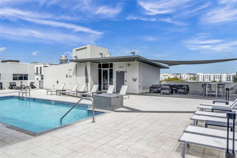 Condo in Fort Lauderdale, Florida, 2 bedrooms  № 1160410 - photo 10