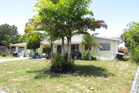 House in Stuart, Florida 3 bedrooms, 164.25 sq.m. № 1168927 - photo 7