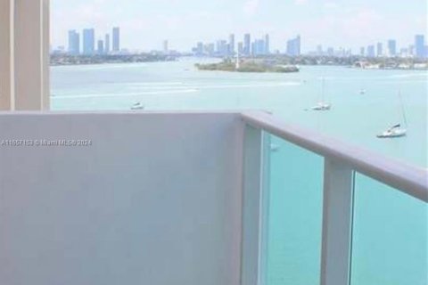 Condominio en venta en Miami Beach, Florida № 1359022 - foto 1