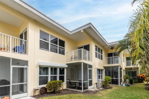 Condominio en venta en Pompano Beach, Florida, 1 dormitorio, 62.99 m2 № 1073550 - foto 2