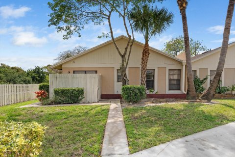 Villa ou maison à vendre à Boynton Beach, Floride: 2 chambres, 113.15 m2 № 1073553 - photo 6