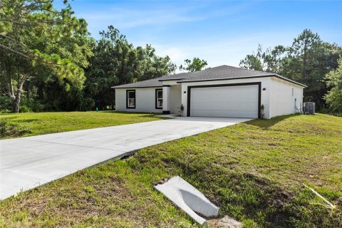 House in Okeechobee, Florida 3 bedrooms, 137.96 sq.m. № 1268025 - photo 2