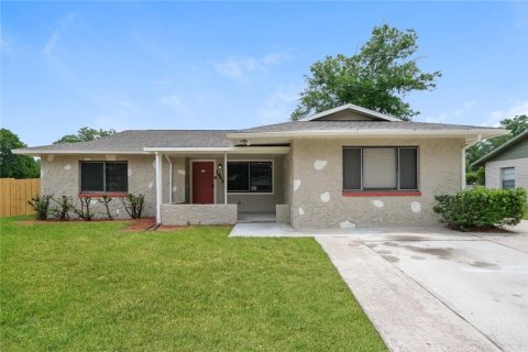 Villa ou maison à louer à Seffner, Floride: 3 chambres, 146.79 m2 № 1351258 - photo 1