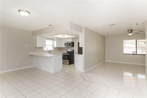 Casa en alquiler en Seffner, Florida, 3 dormitorios, 146.79 m2 № 1351258 - foto 3