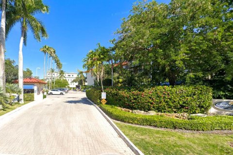 Condominio en venta en Key Biscayne, Florida, 1 dormitorio, 90.3 m2 № 1351864 - foto 2