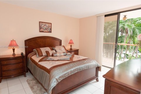 Condo in Key Biscayne, Florida, 1 bedroom  № 1351864 - photo 6