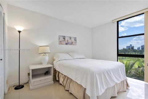 Condominio en venta en Aventura, Florida, 2 dormitorios, 105.72 m2 № 1040273 - foto 8
