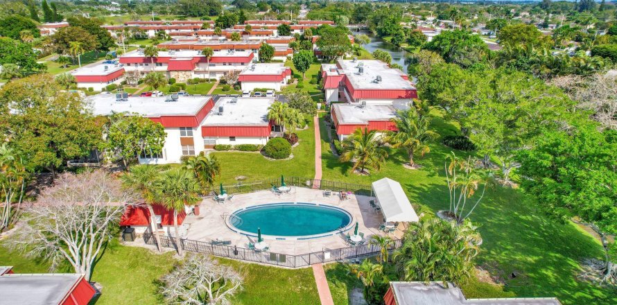 Condominio en Royal Palm Beach, Florida, 2 dormitorios  № 1059042