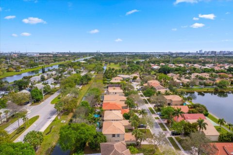 House in West Palm Beach, Florida 5 bedrooms, 237.64 sq.m. № 1059173 - photo 4